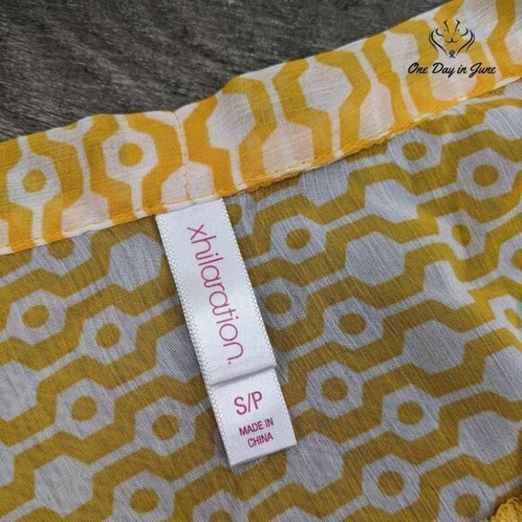 Xhilaration Sheer  Button Down Blouse Asymetrical Hem Size S - Picture 2 of 4